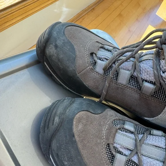 Salomon Tan and Brown Outdoor Boots - Picture 5 of 7